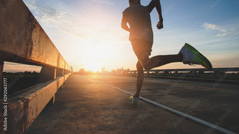 手軽に運動できるフィットネスアイテムで体を強化